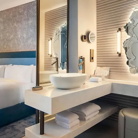 ホテル Sls Barcelona バダロナ