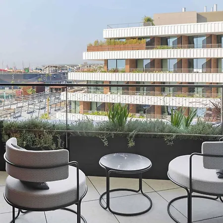 Sls Barcelona ホテル バダロナ