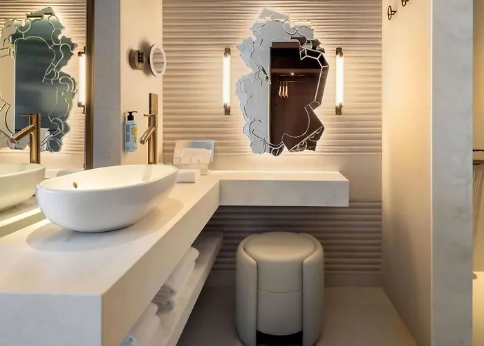 Sls Barcelona 巴达洛纳