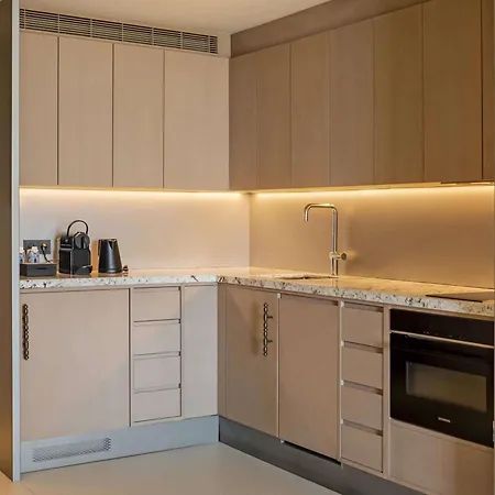 Sls Barcelona Бадалона